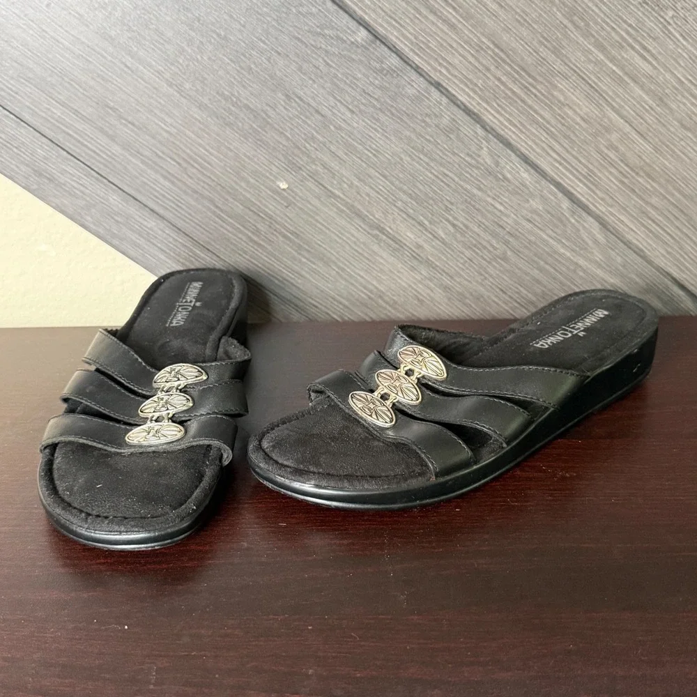 Minnetonka Women's Leather Slide Sandals Black Comfort Mules Size 7 Casual